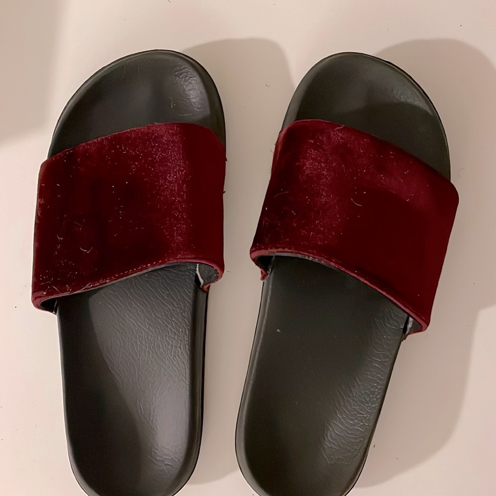 Velvet slides